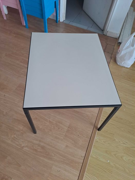 Mesas de ferro pequenas