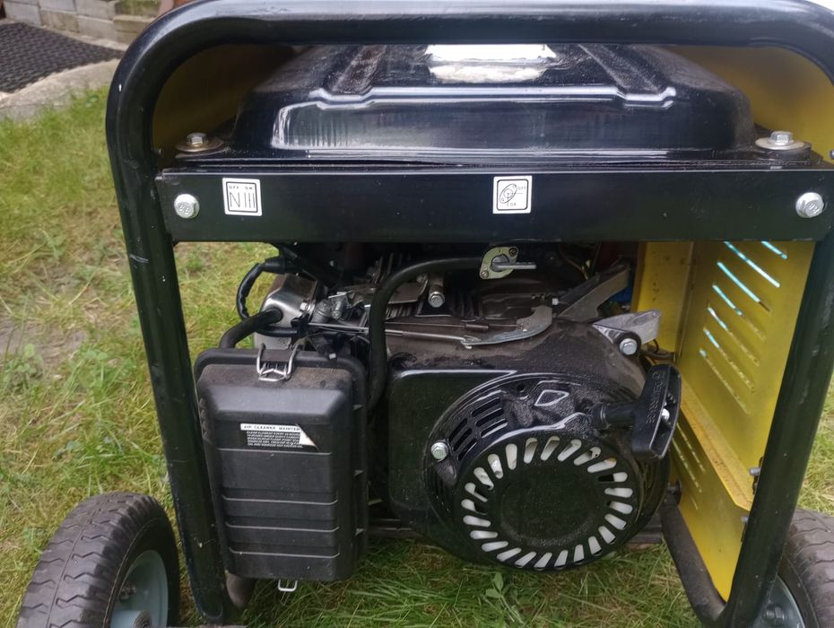 Agregat prądotwórczy 7.5 Kw  4 razy użyty podczas wyjazdu kempingowego
