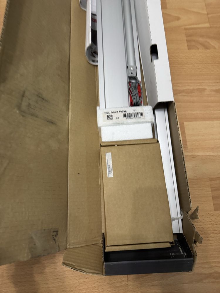 Nowa Roleta zaciemniająca Velux elektryczna DML SK08 1085E
