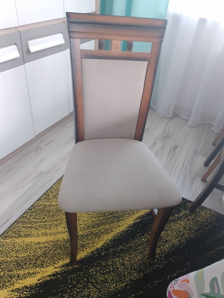 Sprzedam stół i 8 krzeseł