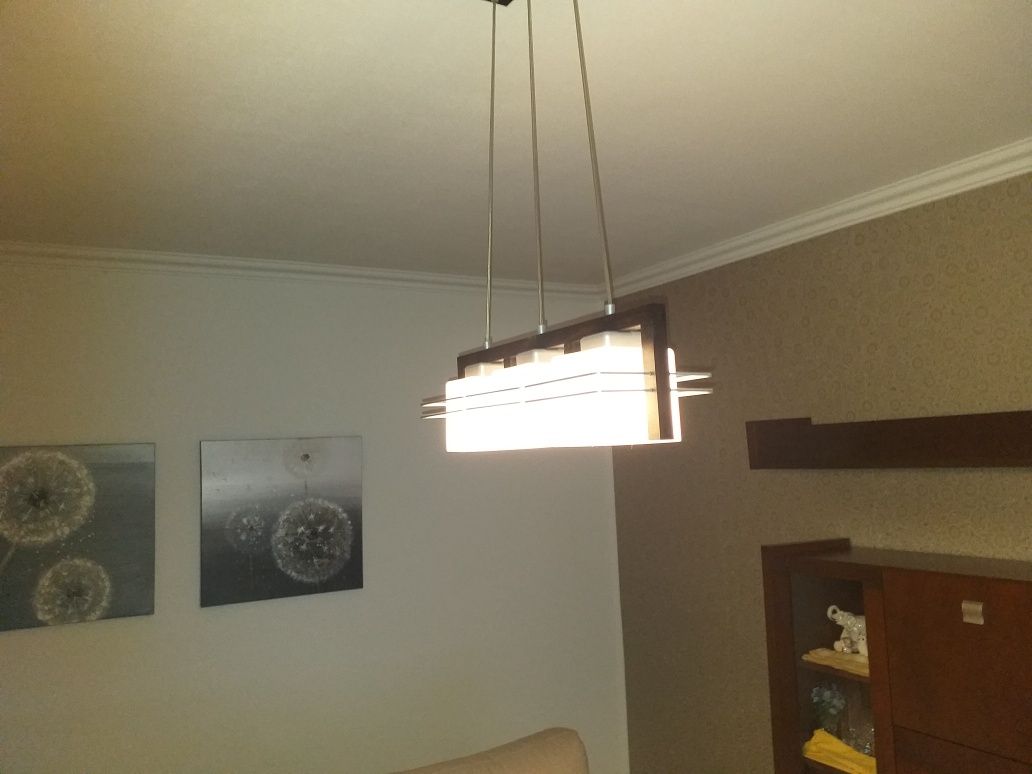 Lampa wisząca plus dwa kinkiety.