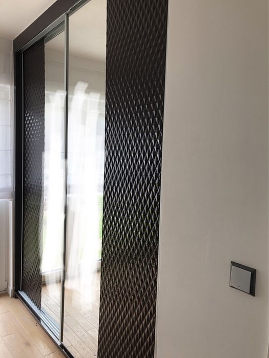 Drzwi przesuwne do szafy