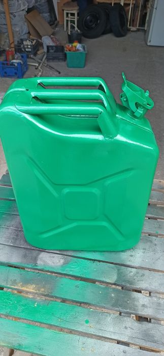 Каністра для палива