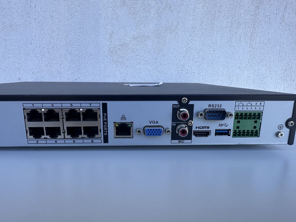 Rejestrator 8 kamer IP Honeywell + 4TB + monitor gratis