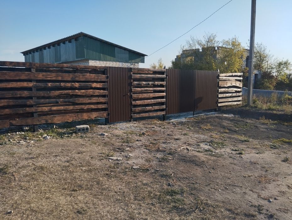 Гарна та велика земельна ділянка з забудовою