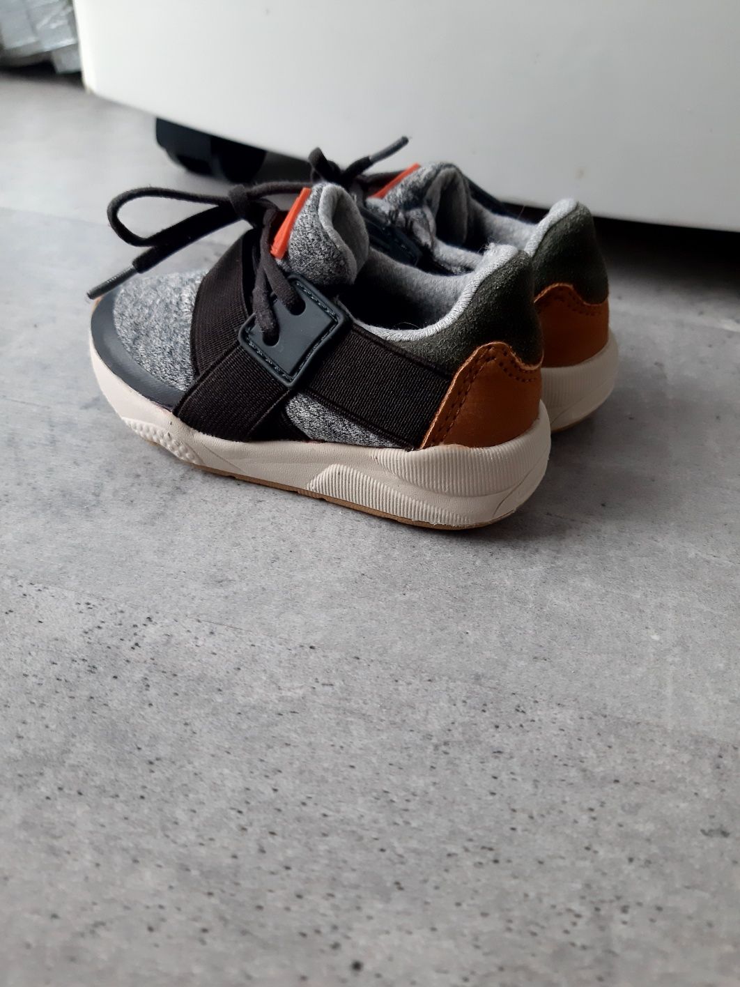 Adidasy zara 12.5 cm rozmiar 19