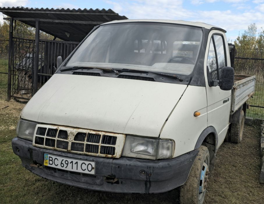 Газель бортова на ходу