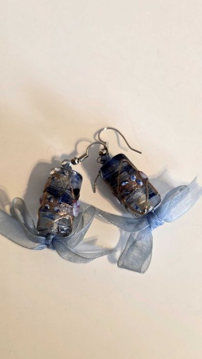 Brinco azul muito delicado