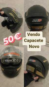 Capacete Novo com óculos escuro