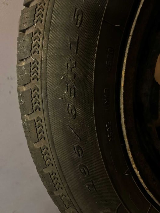 Sprzedam opony zimowe Dębica Frigo 195/65/15