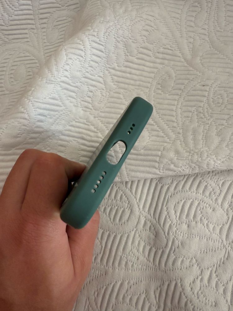 Capa iphone 16 pro (iservices)