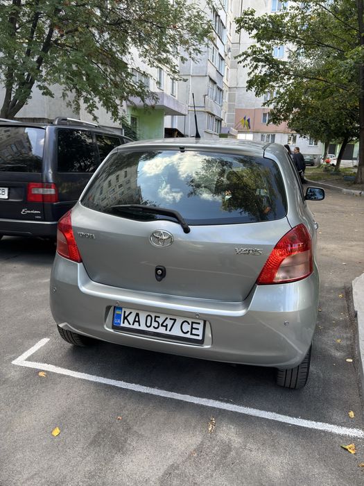 Продам Toyota Yaris 2006, 1.3 бензин, робот