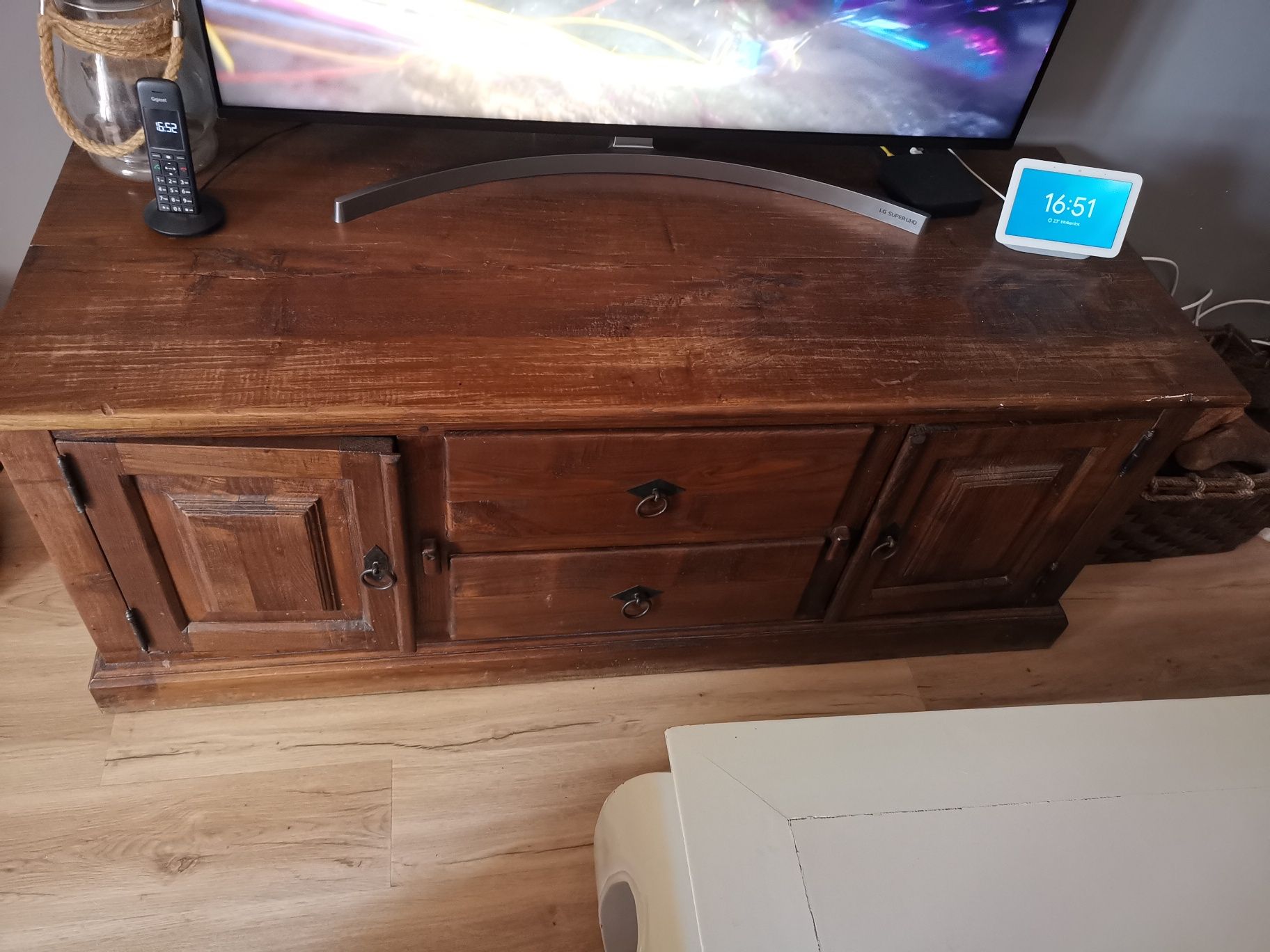 Vendo móvel de TV e mesa de centro