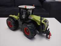 model traktora Claas Xerion z serii Siku Farmer ze zdejmowaną kabiną z