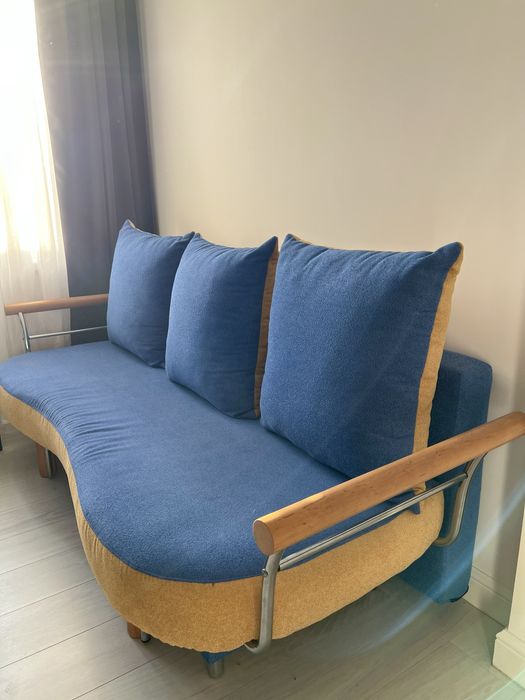 Niebieska Sofa z funkcją spania + poduszki