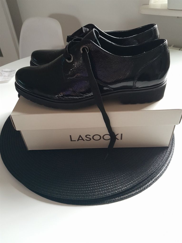 Lasocki skórzane damskie czarne lakierowane 40