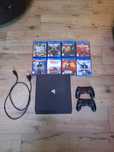 Ps4pro stan bardzo dobry 2 pady 8gier
