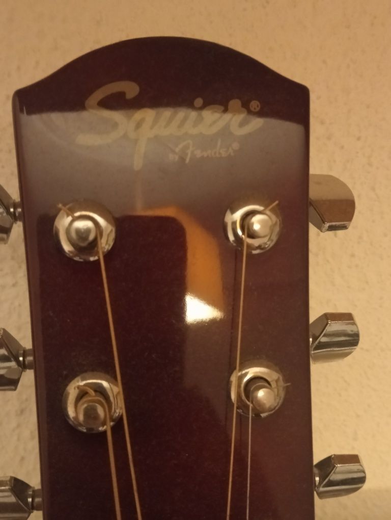 Guitarra eletroacustica Fender Squier SA-105CE