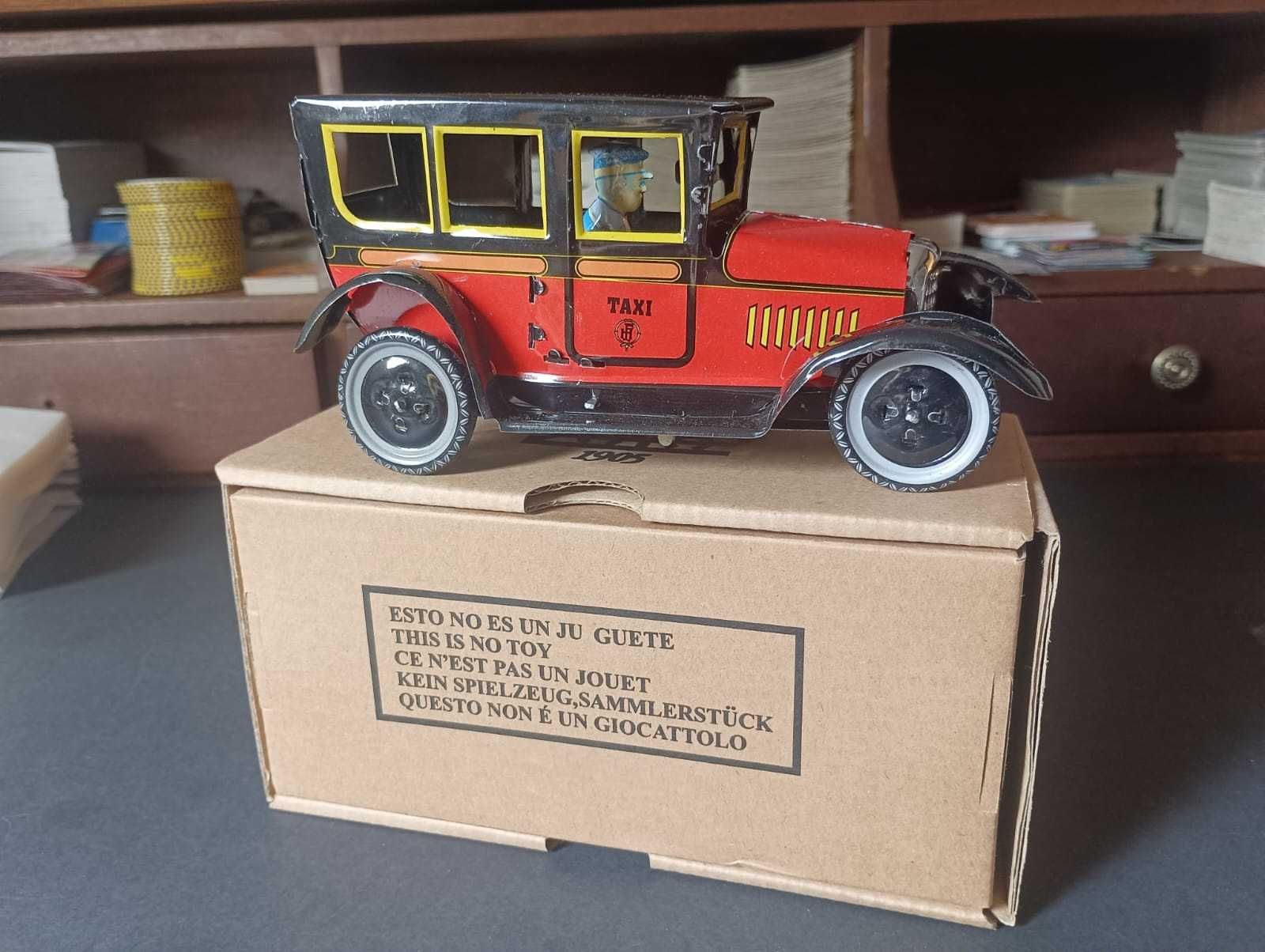 Miniatura / Taxi em chapa JAYA 1905 a corda