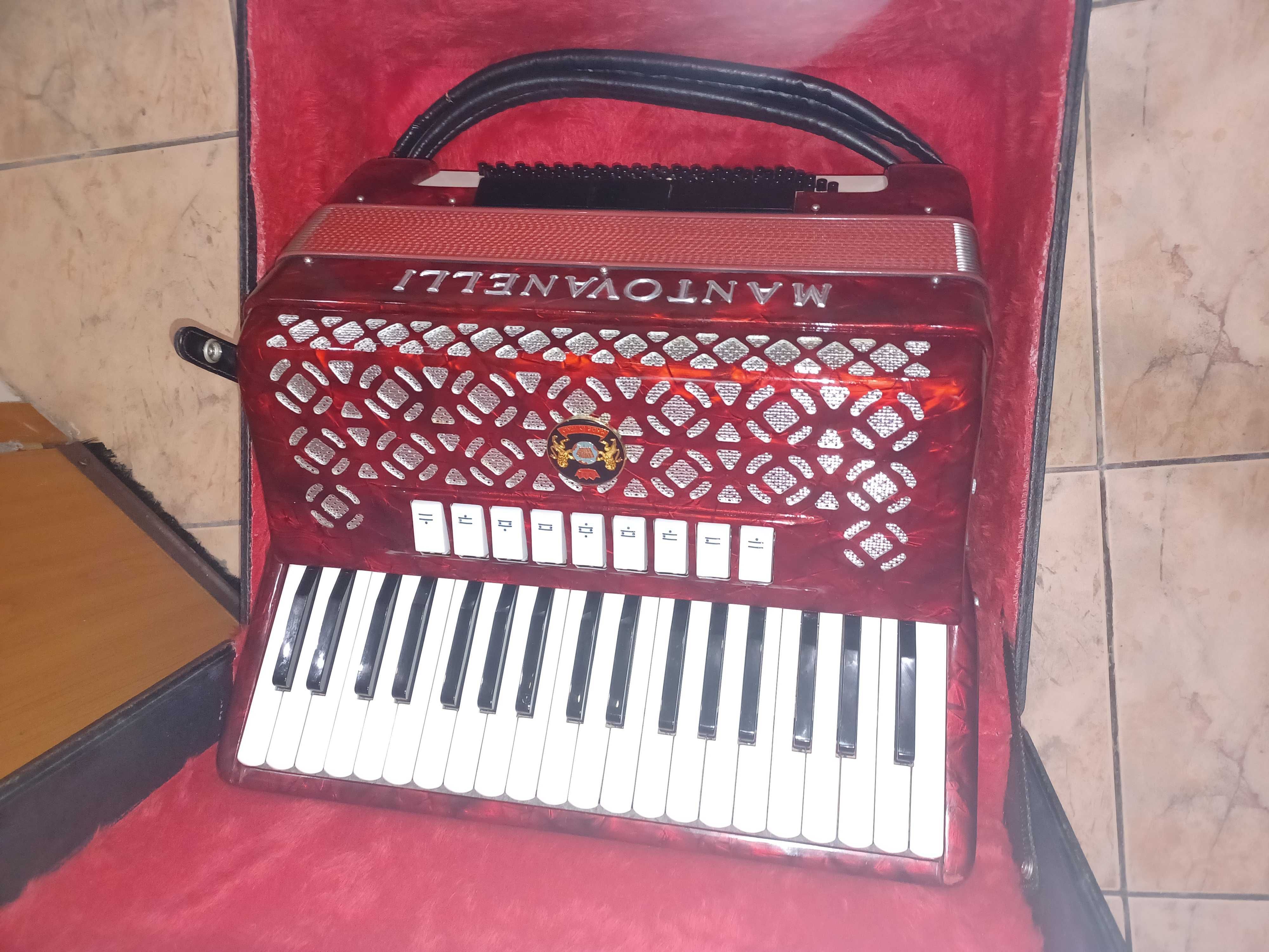 akordeon włoski mantovanelli 96 basów 4 chóry super stan/ zamiana!!!