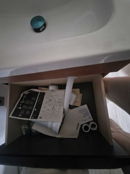 Szafka pod umywalkę Goodhome razem z umywalką i kranem w zestawie