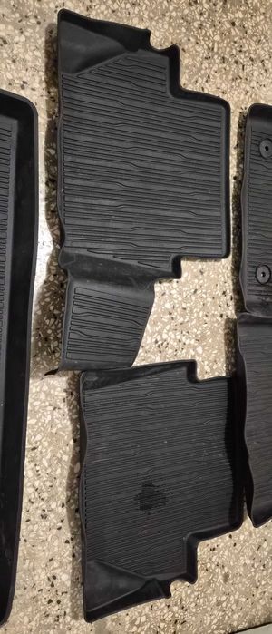 Dywaniki gumowe do Ford Puma po 2019 z bagażnikiem