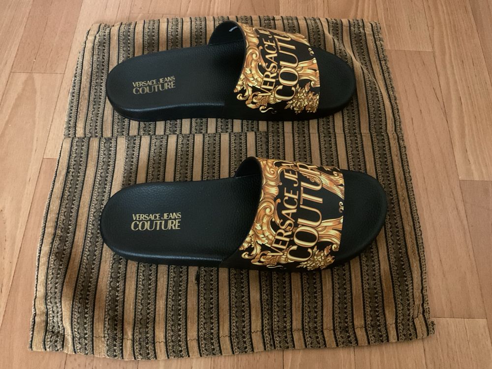 Оригинальные тапочки Versace