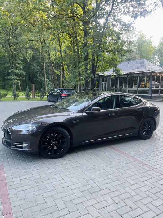 Тесла Модель S 85kw Європа