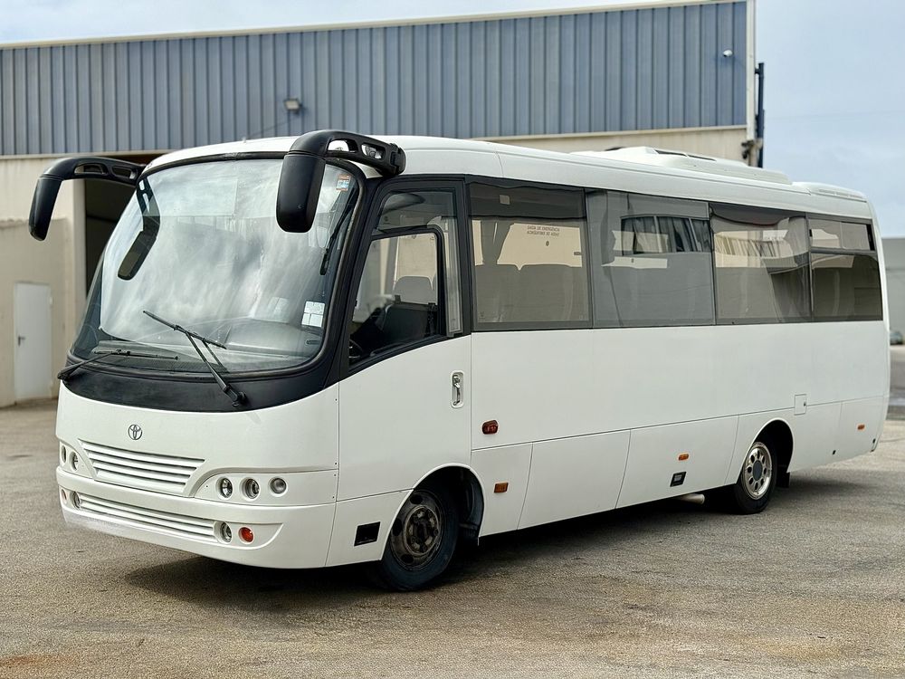 Mini Bus Toyota Optimo 28 lugares