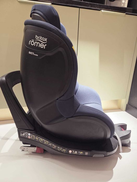Britax Romer Dualfix M Plus i-Size - obrotowy fotelik samochodowy