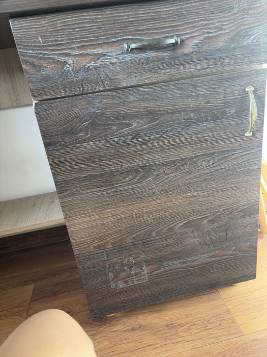 Biurko z długim blatem