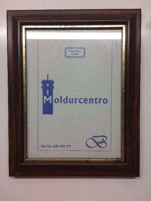 Moldura Castanha e Dourada