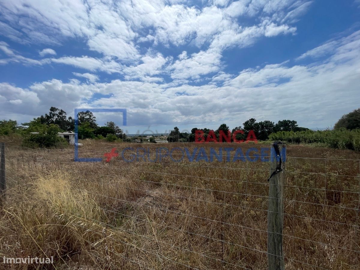 Terreno Rústico com 16.040m2 para construção na Moita