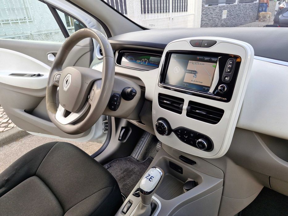 Renault zoe baterias próprias