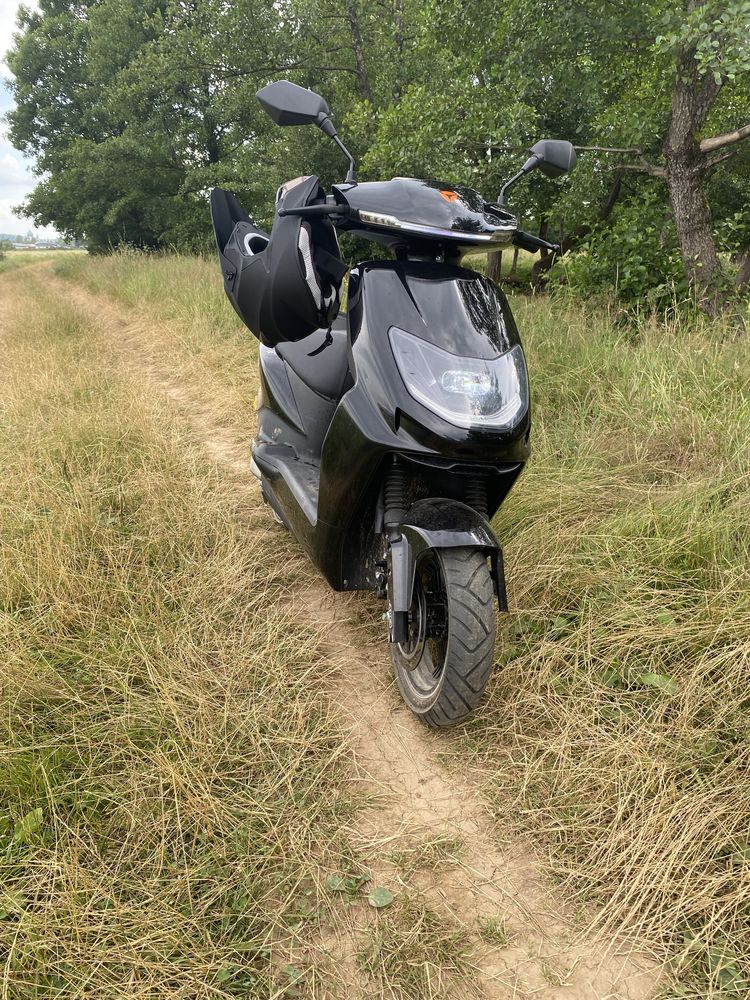 Електроскутер Yadea T2 2400вт.