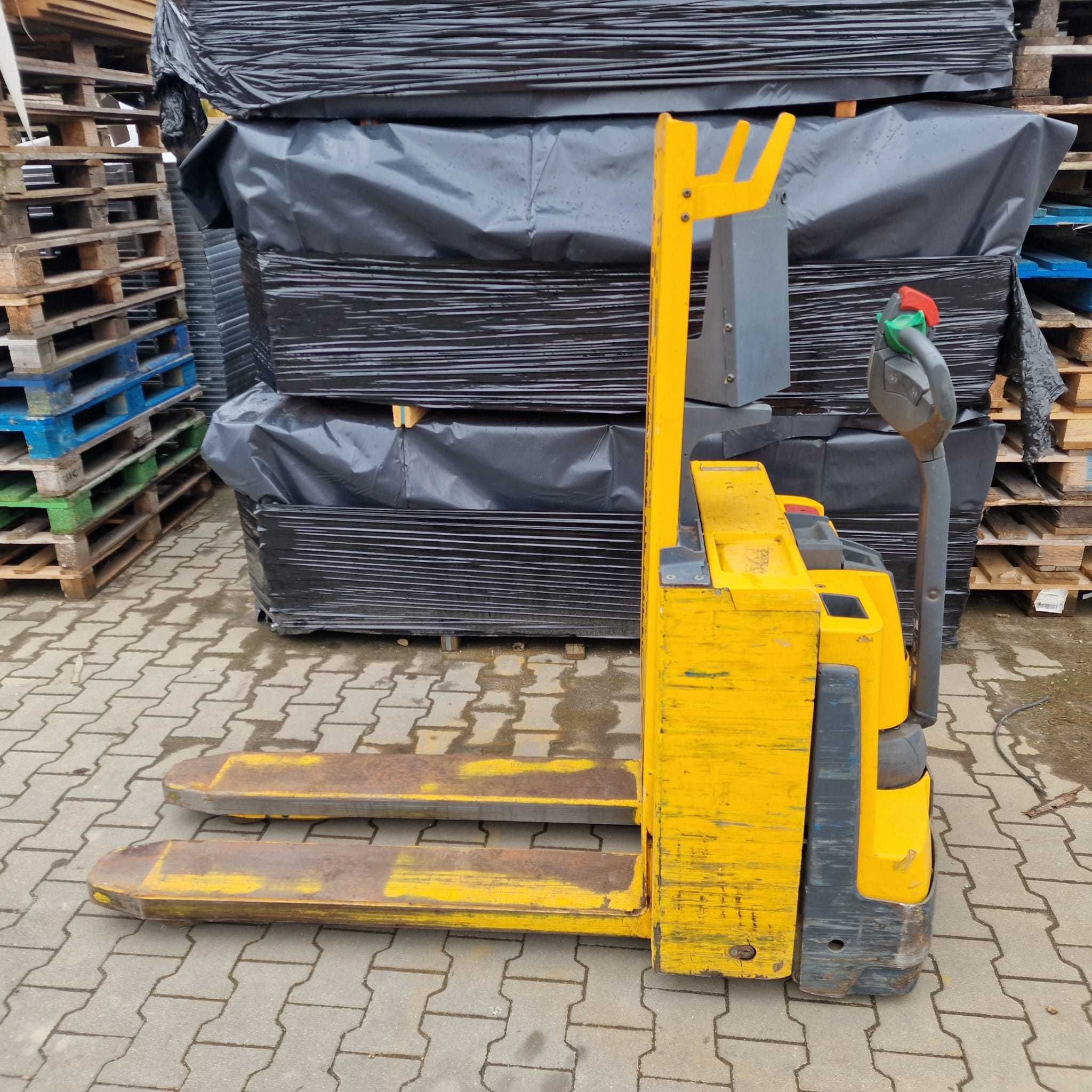 Jungheinrich C20 Wózek paletowy Unoszenie 74cm 700/2000kg  brutto