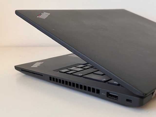Lenovo ThinkPad P14s Gen 3 Ryzen 7 PRO 6850U 16GB 512SSD GW PREMIER