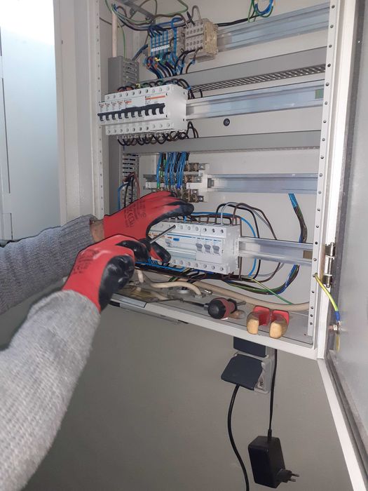 Eletricistas e Picheleiros - Porto e Arredores, Orçamento Grátis