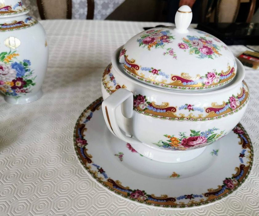 Conjunto da LIMOGES depos italy - Terrina, prato e dois potes