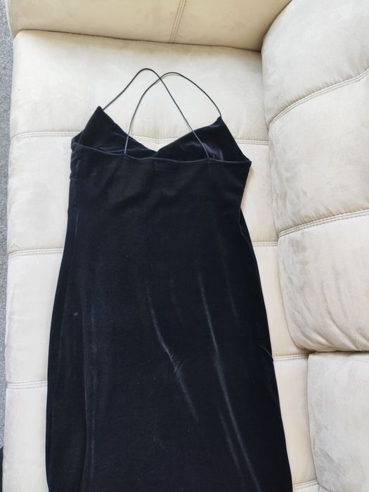 Czarna aksamitna sukienka 38/40