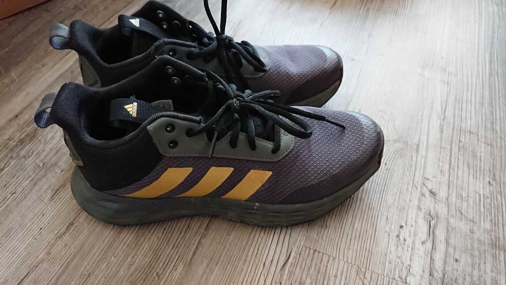 Adidas Кроссовки Адидас, р 39, стелька 25 см
