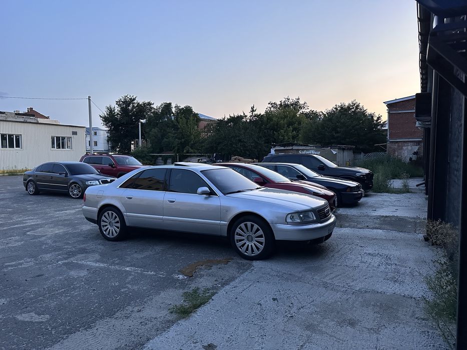 Продам Audi A8 D2