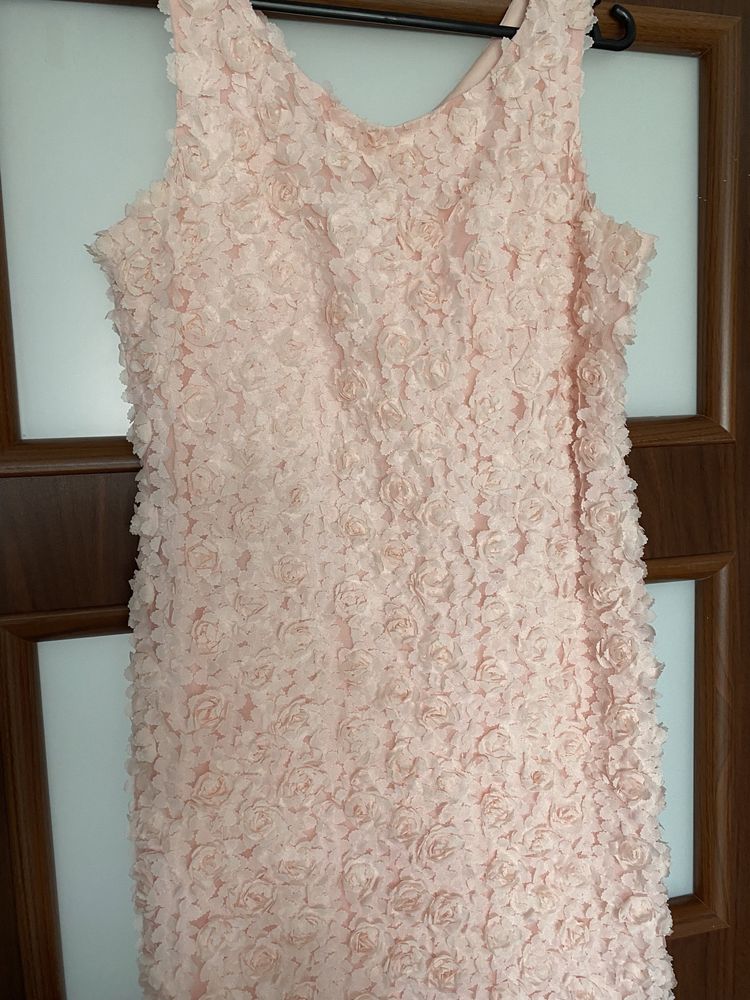 Sukienka 3D kwiaty pudrowy róż rozmiar M L firma F&F wesele chrzciny