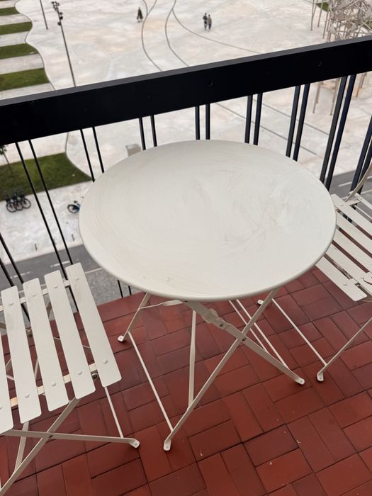 Conjunto mesa + 2 cadeiras