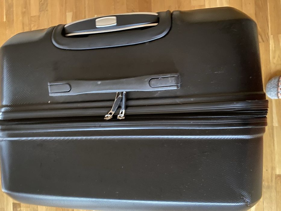 Валіза великого розміру