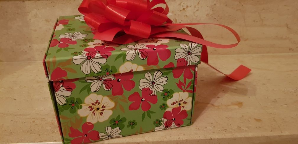 Box kosmetyków, zestaw niespodzianka prezent