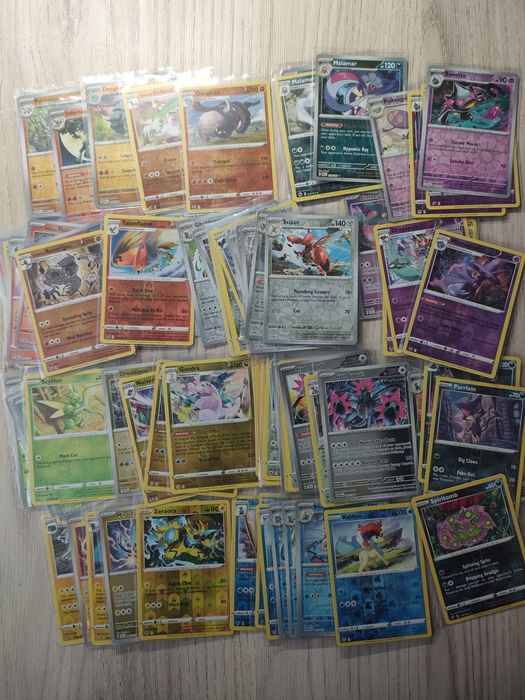 81 oryginalnych kart pokemon reverse holo