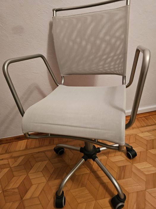 Продам офисное кресло.