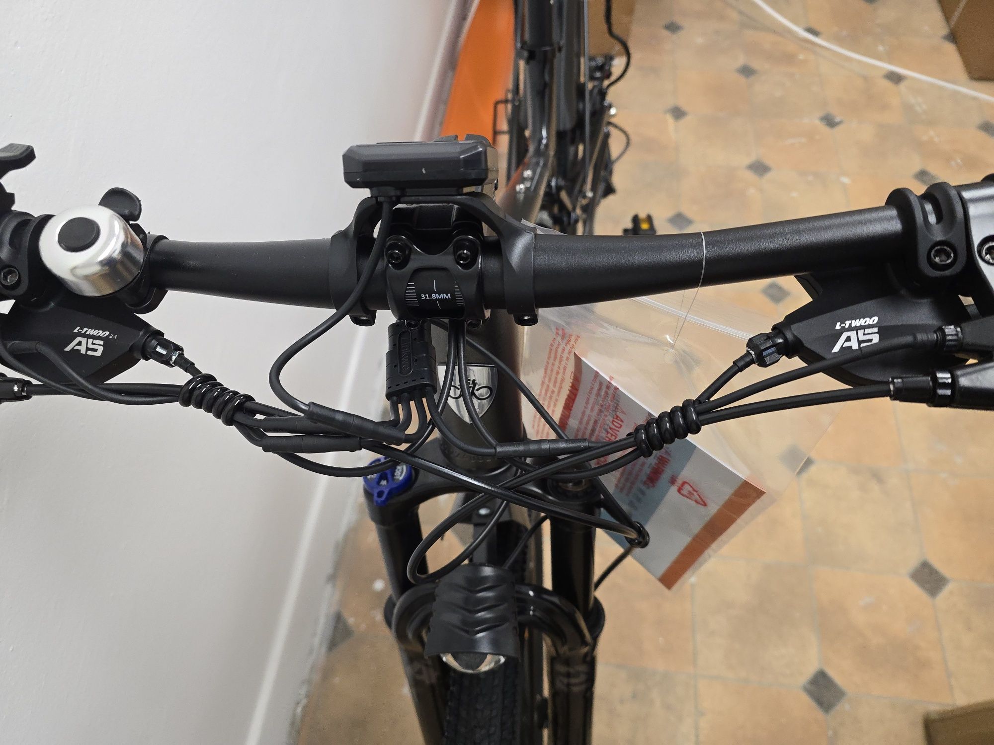 Rower Elektryczny górski miejski MTB koła 27,5 cala Forever bagażnik