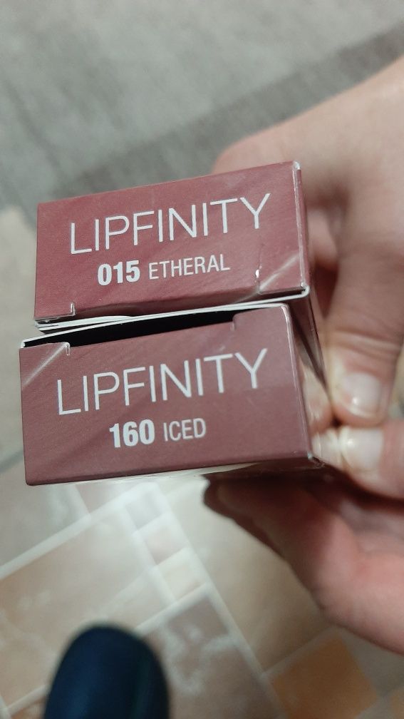 Губна помада Max Factor Lipfinity